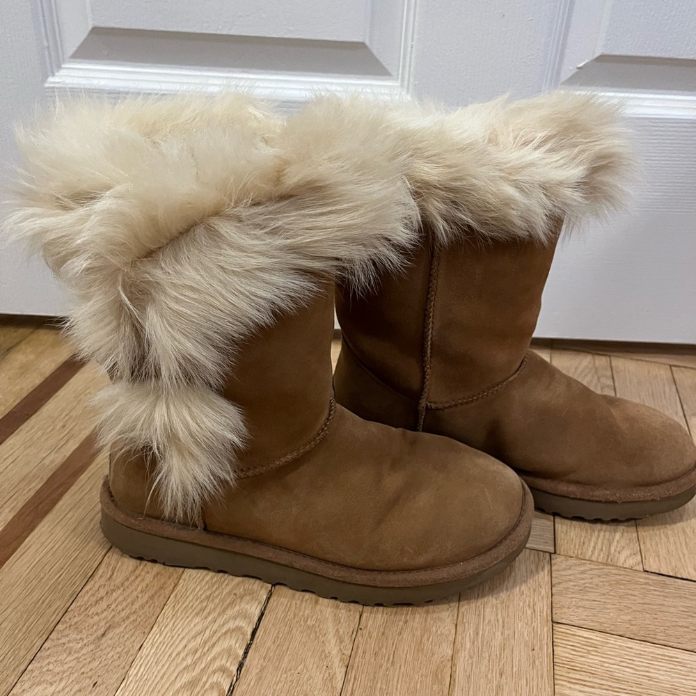 UGGs - Deena - size 9